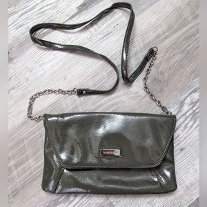 NWOT Nine West women's small crossbody clutch, removable strap, gray green